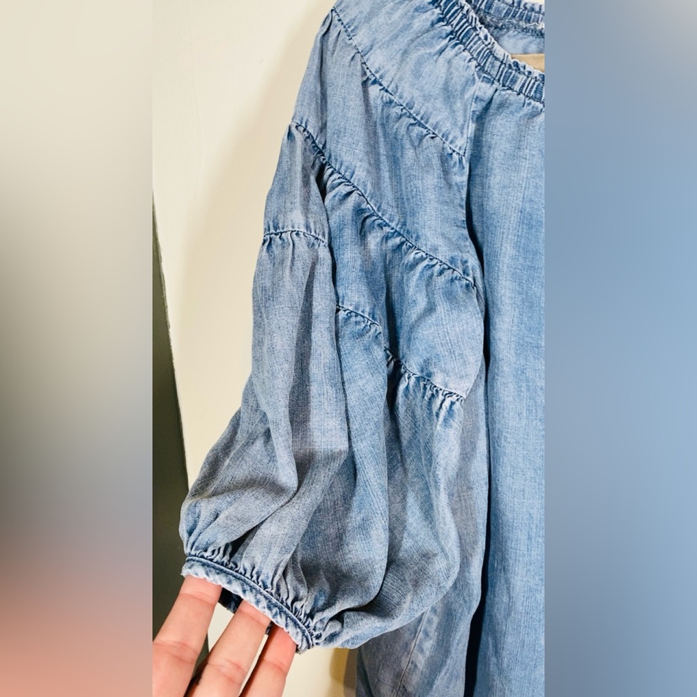 Flowy On or Off Shoulder Boat Neck Denim Top with 3/4 Puff Sleeves size Medium - Picture 4 of 5